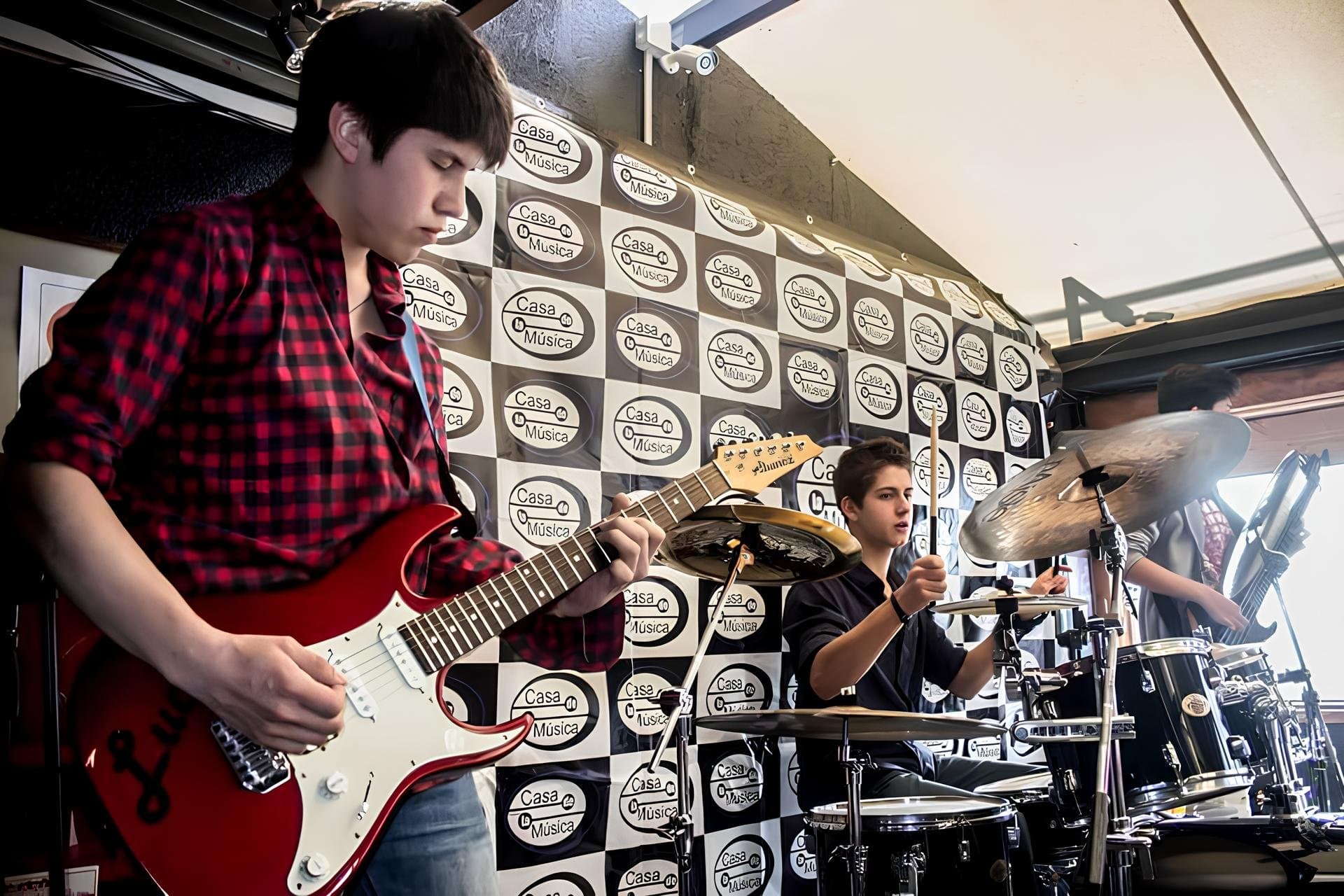 Banda de alumnos en presentación